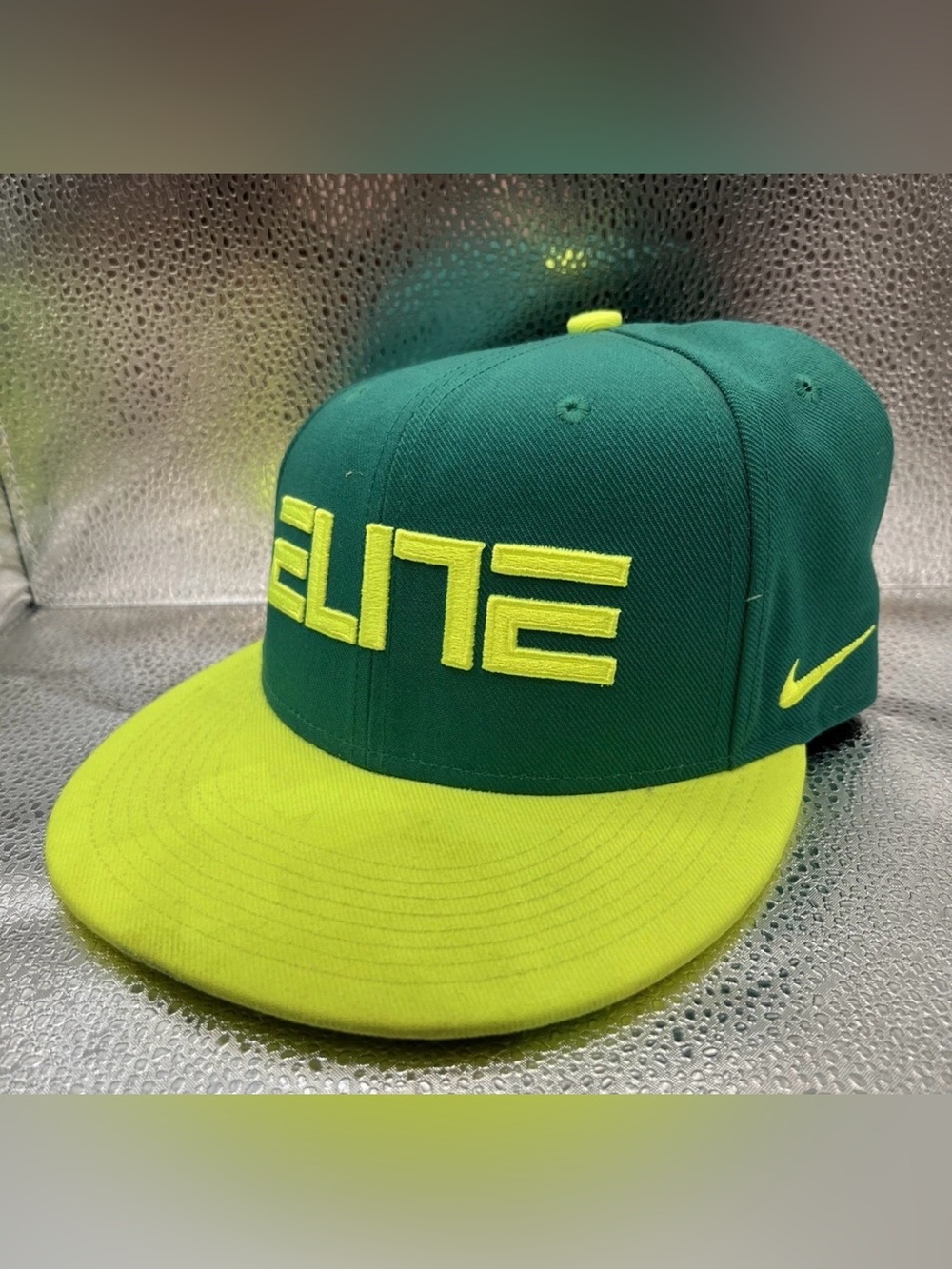 Nike True Elite Green Embroidered Flat Bill Snapback Used Cap Trucker Hat